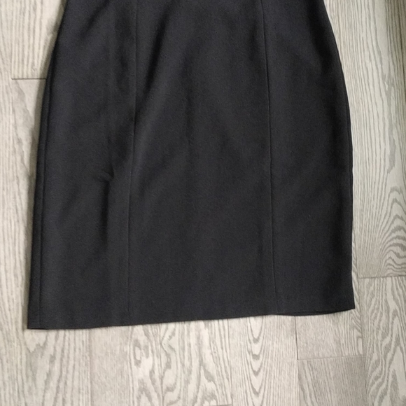 Beautiful dress by Lark &Ro⭐🌸🍀 - Picture 4 of 15